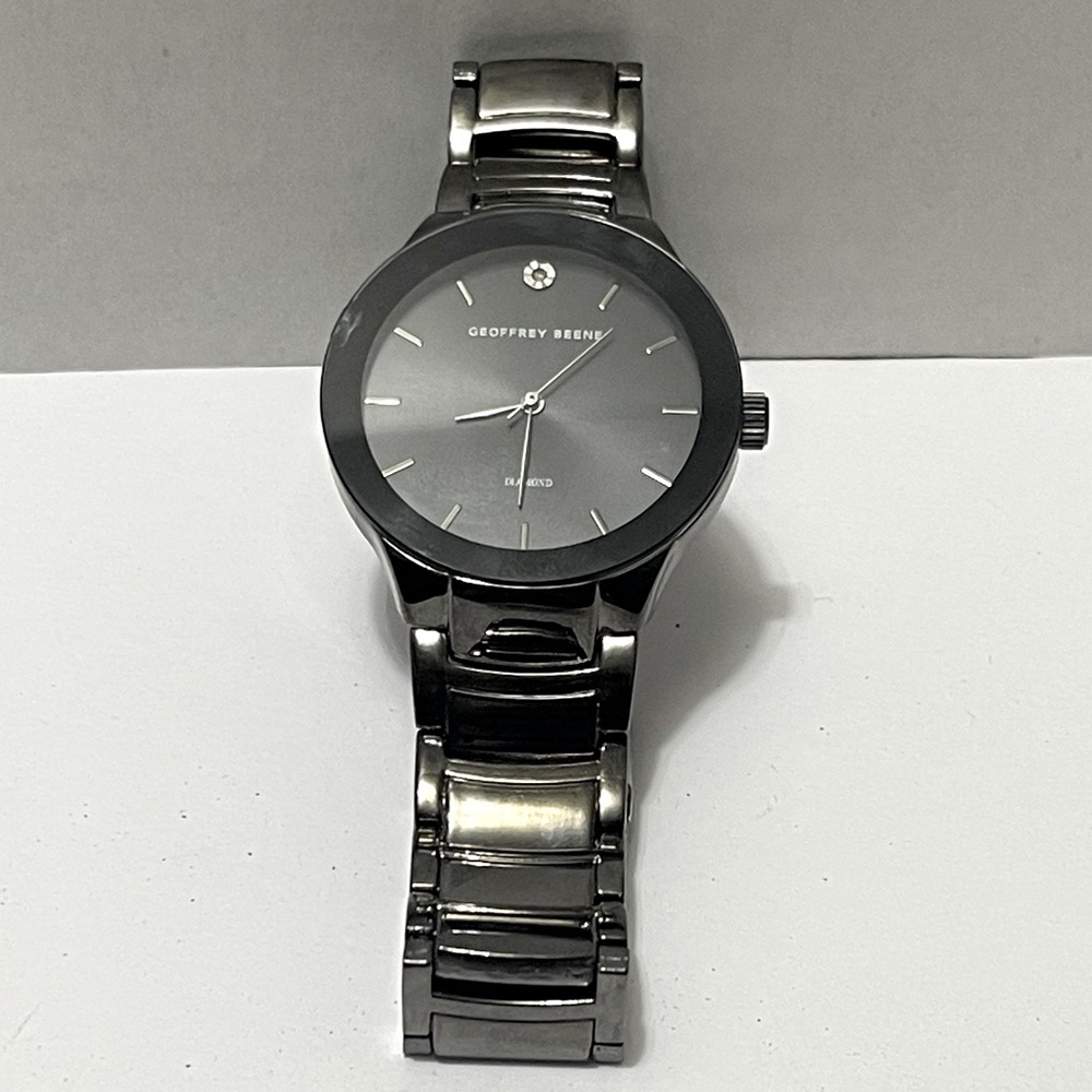 Geoffrey Beene Black Diamond Men's
Quartz Watch. Gunmetal Tone wristband